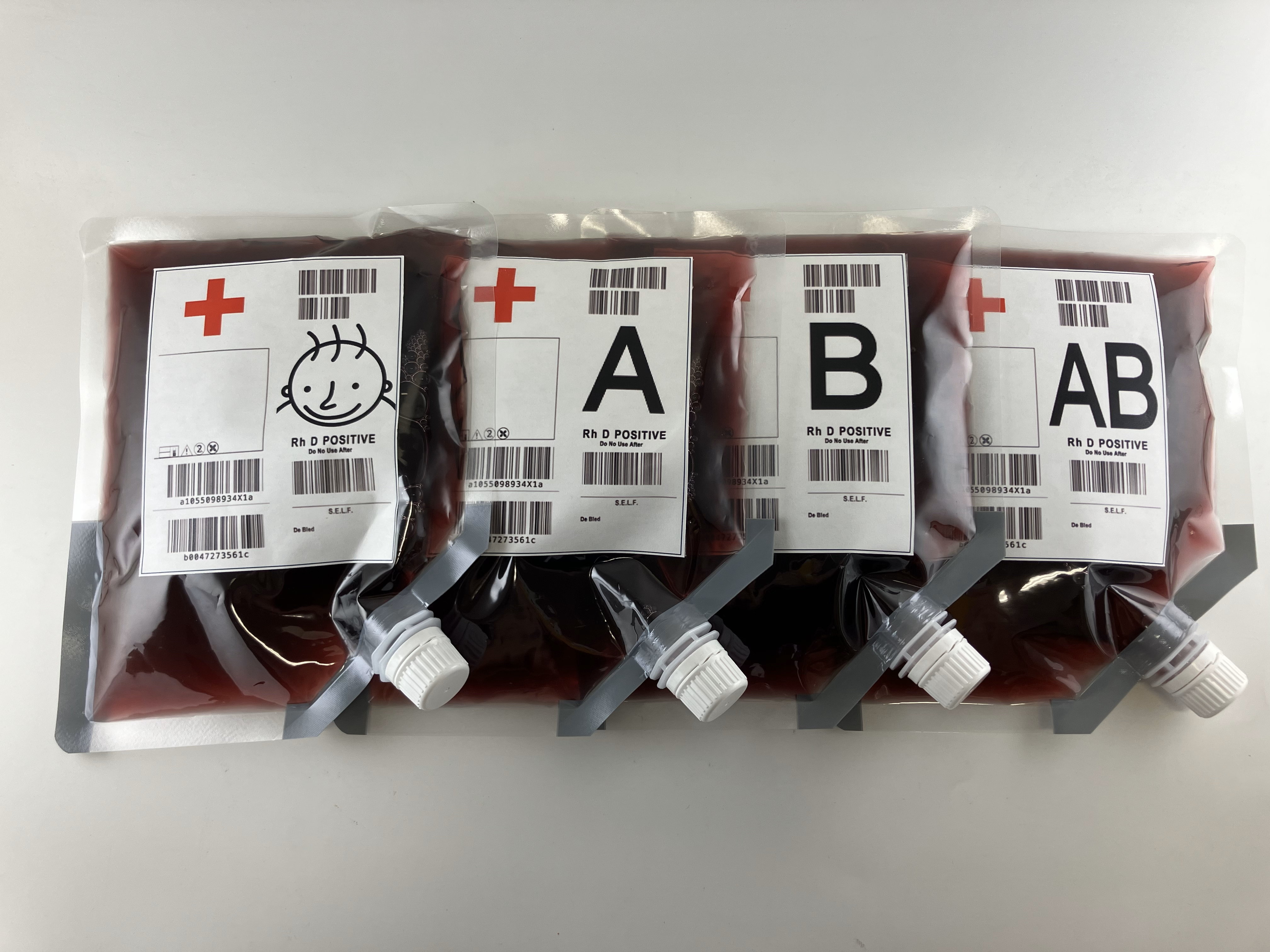 【輸血パック!?"Blood wineパック”】※これはワインです